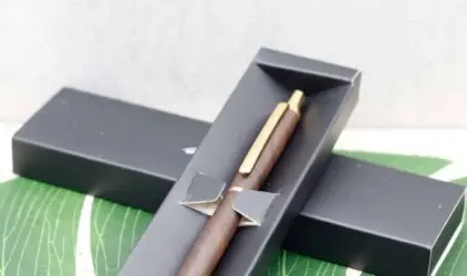 ウォールナット縮み杢化粧箱